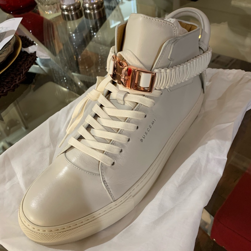 Buscemi size 45 is 12